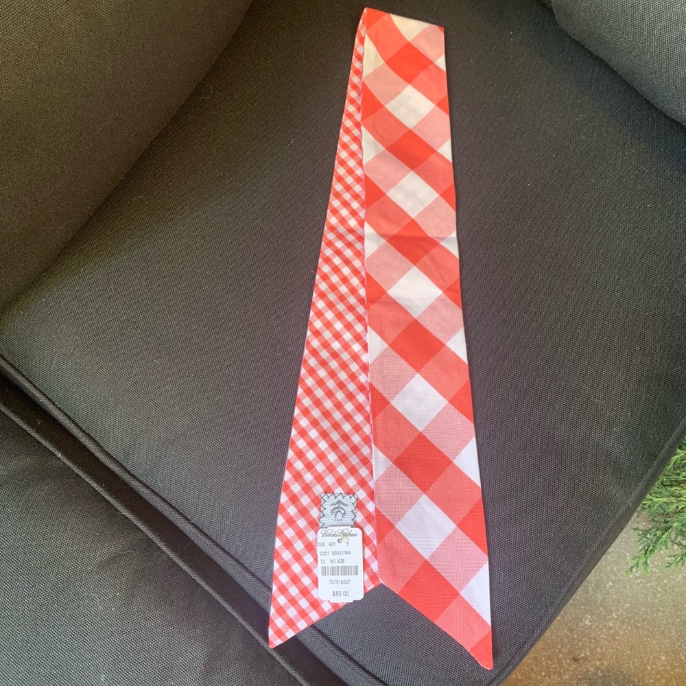 Brooks Brothers Short Neck Scarf